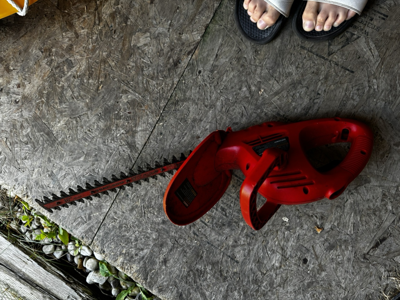 Black & Decker Hedge Trimmer - photo 2