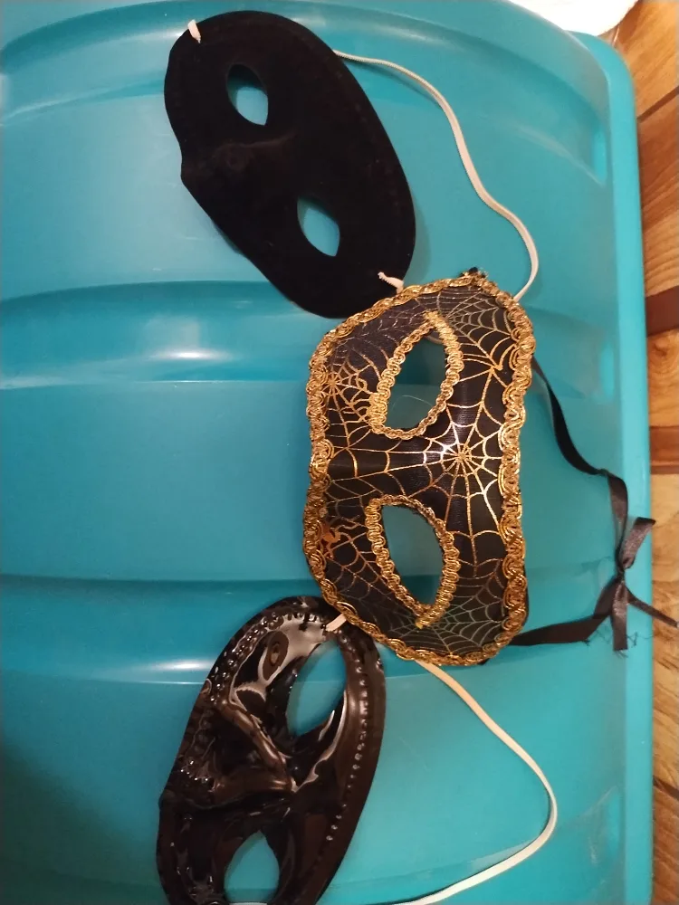 Gold Spider Web Unused mask with 2 free Black Mask image indicator(2)