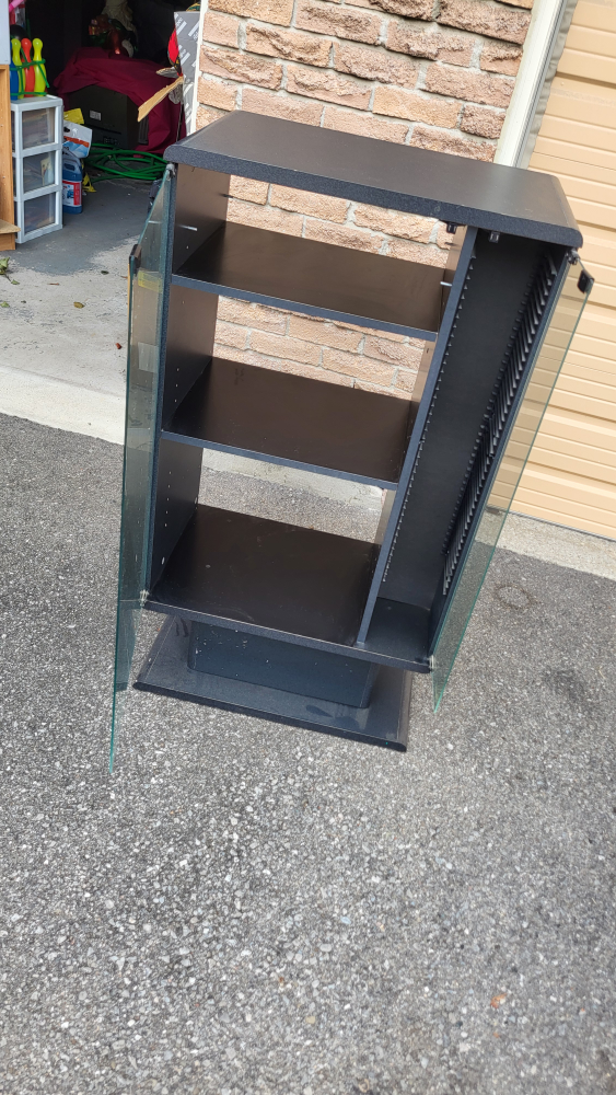 (WELL-KEPT) Cabinet with magnetic glass doors - (NEGOTIABLE) - photo 2