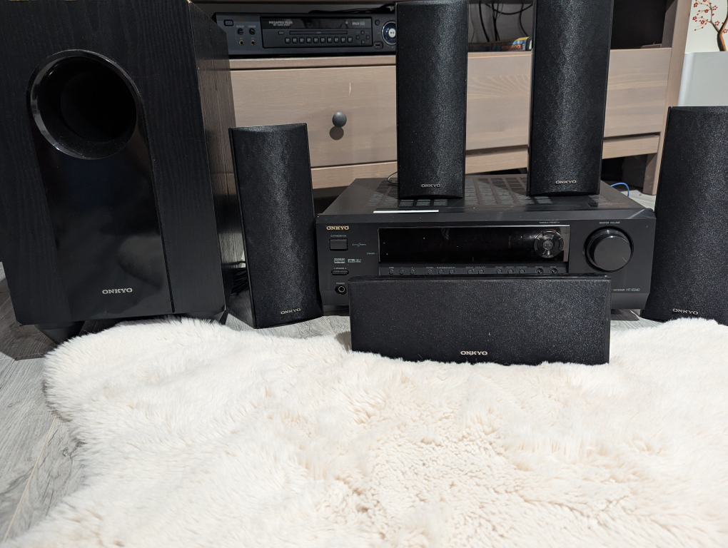 Onkyo Home Theatre System - photo 2
