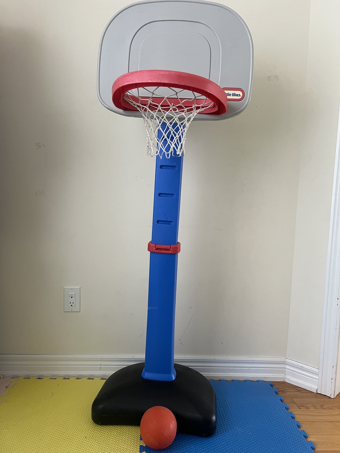 Little Tikes Basketball Set