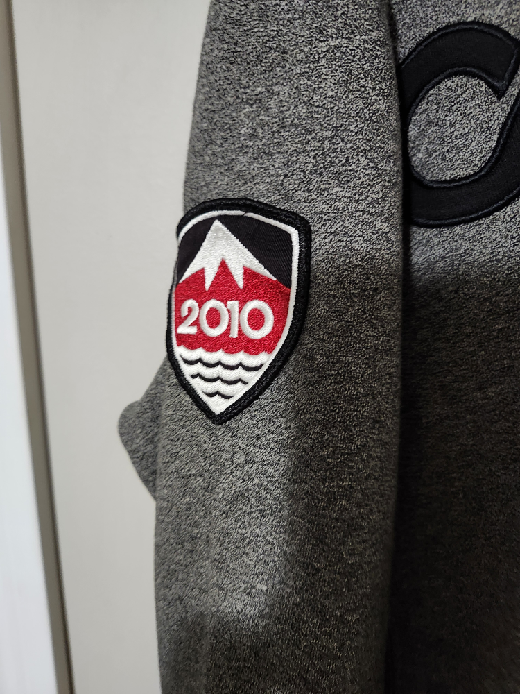 $10 boys hudson Canada hoodie (10/12) - photo 2