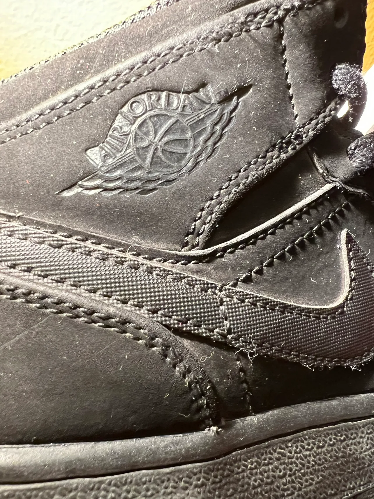 Air Jordan 1 Retro High OG Black image indicator(2)