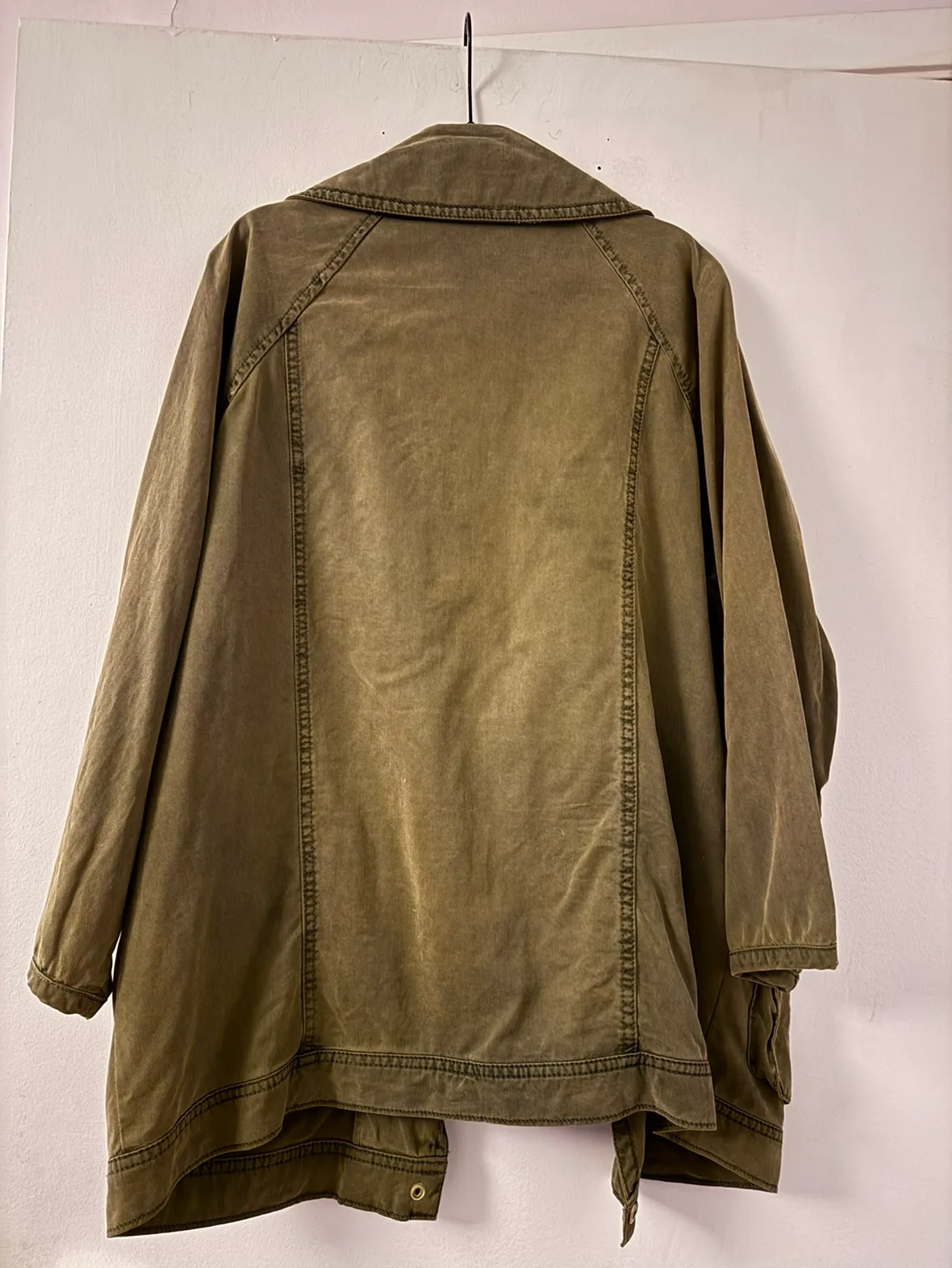 Forever 21 Green Jacket image indicator(2)