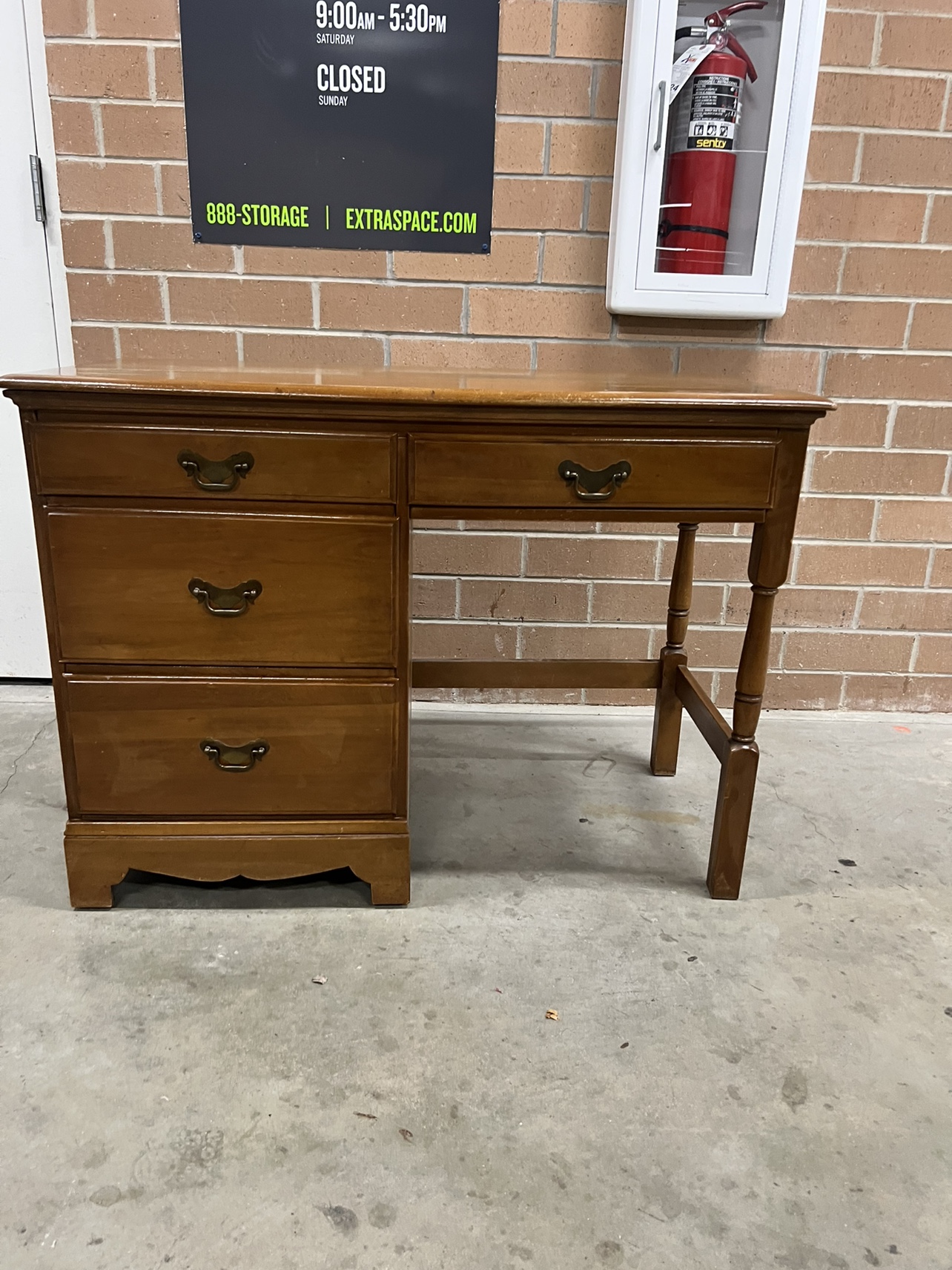 Wooden Desk with 4 Drawers