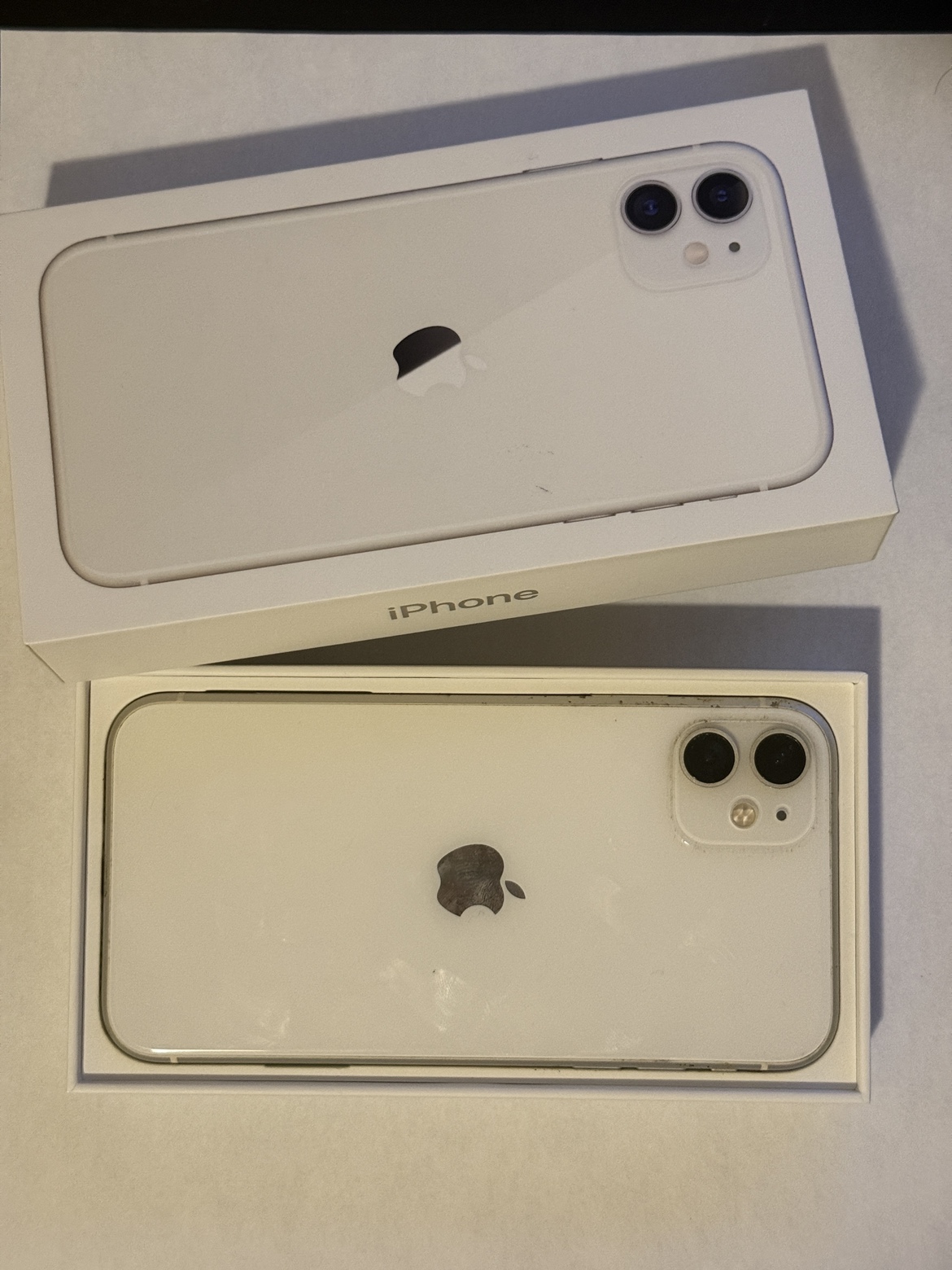 iPhone 11 64 GB White Perfect condition