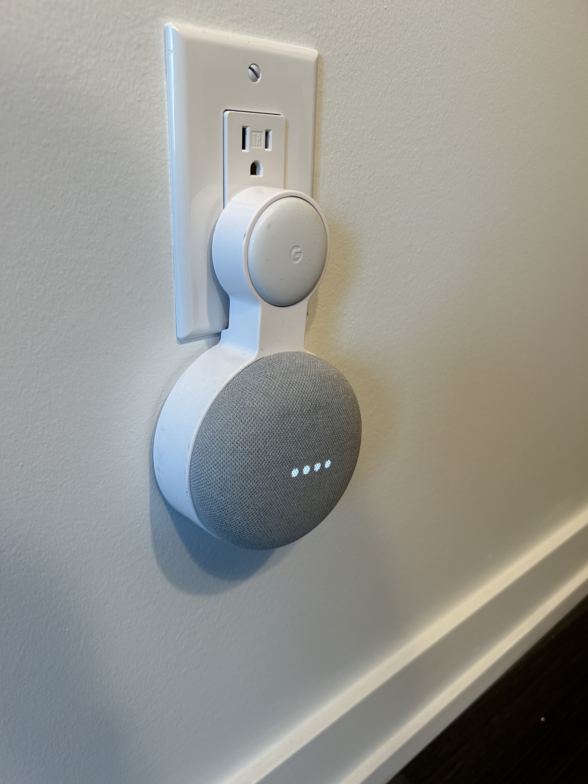 Google Home Mini WITH Wall Mount