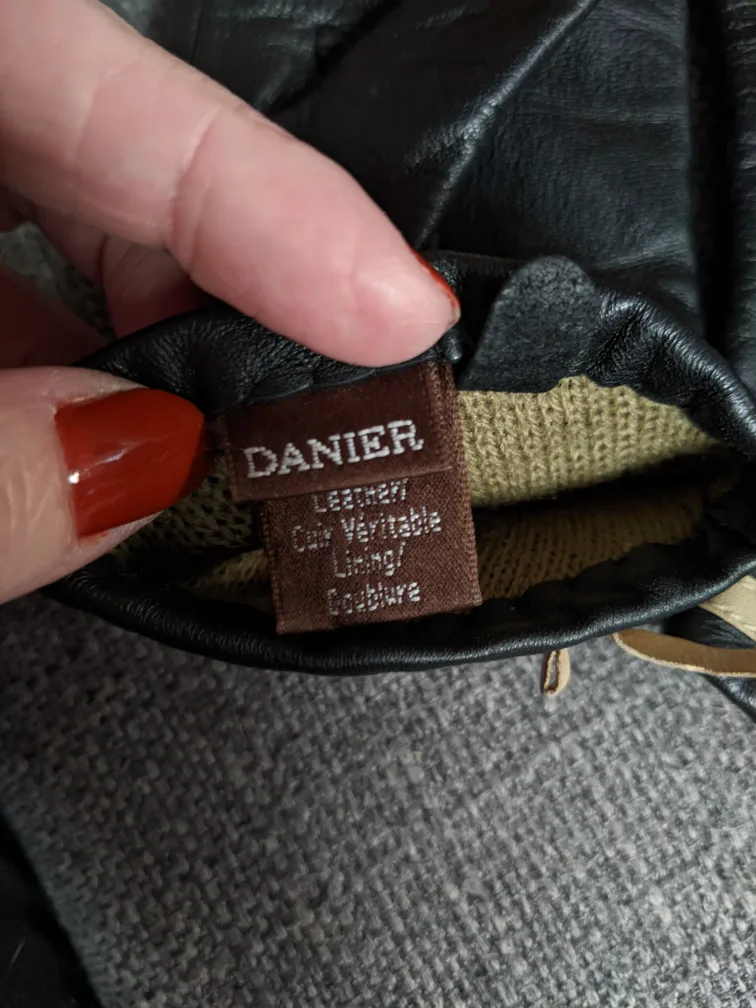 danier leather gloves image indicator(4)