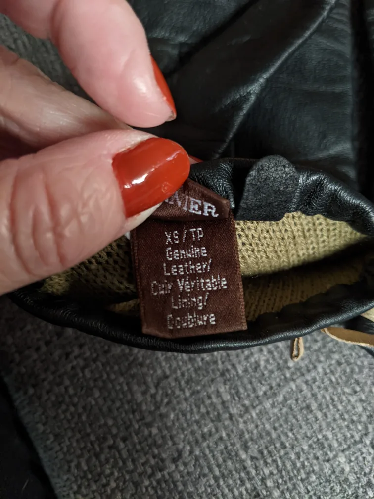 danier leather gloves image indicator(5)