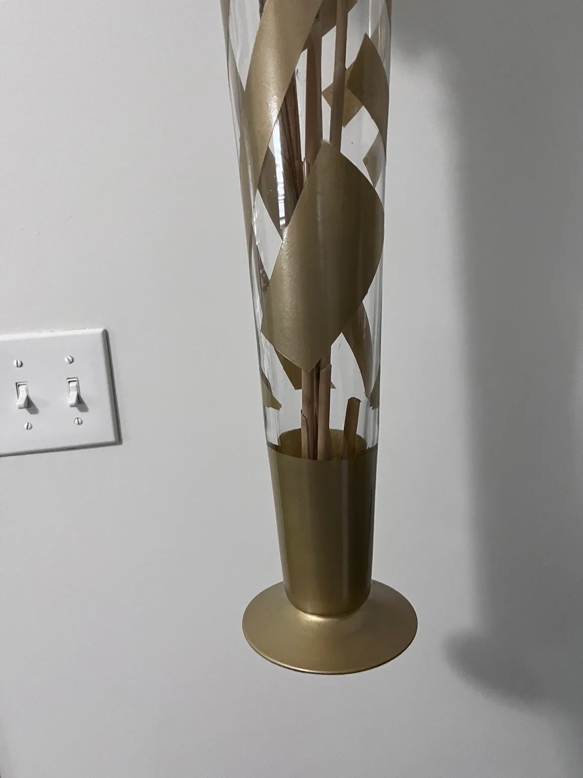 Glass Vase with Pampas Grass image indicator(5)