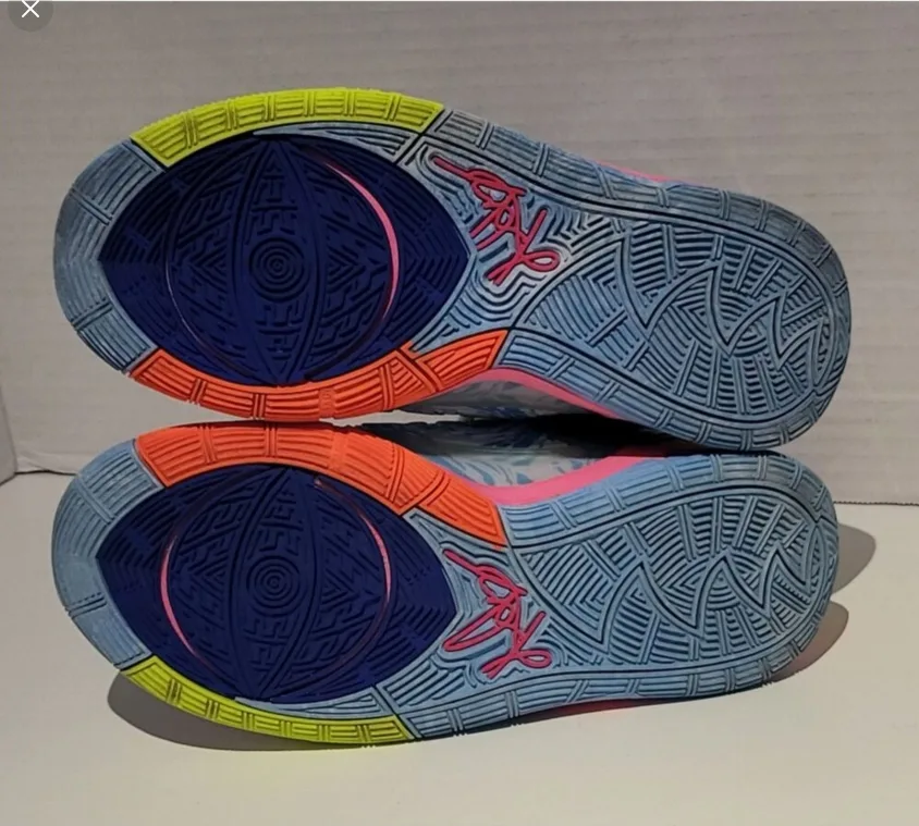 Nike Kyrie image indicator(8)