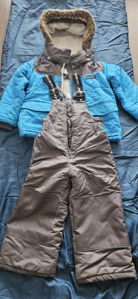 Gusti Snowsuit, Size 4kids