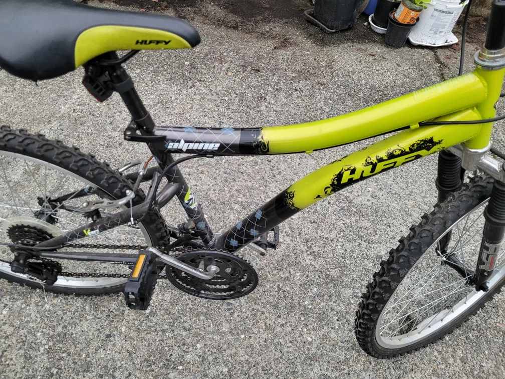 Huffy Mountain Bike - 18 Speed image indicator(3)