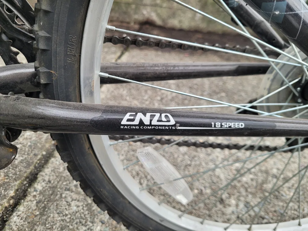 Huffy Mountain Bike - 18 Speed image indicator(5)