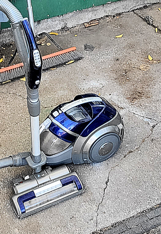 LG vacuum cleaner