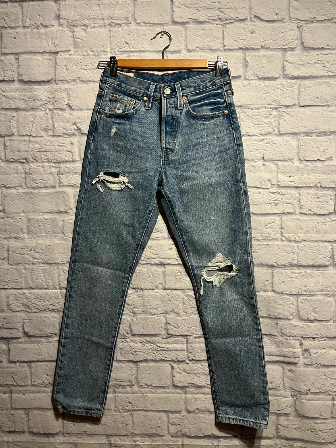 Levi's 501's Skinny Jeans Size 24 thumbnail