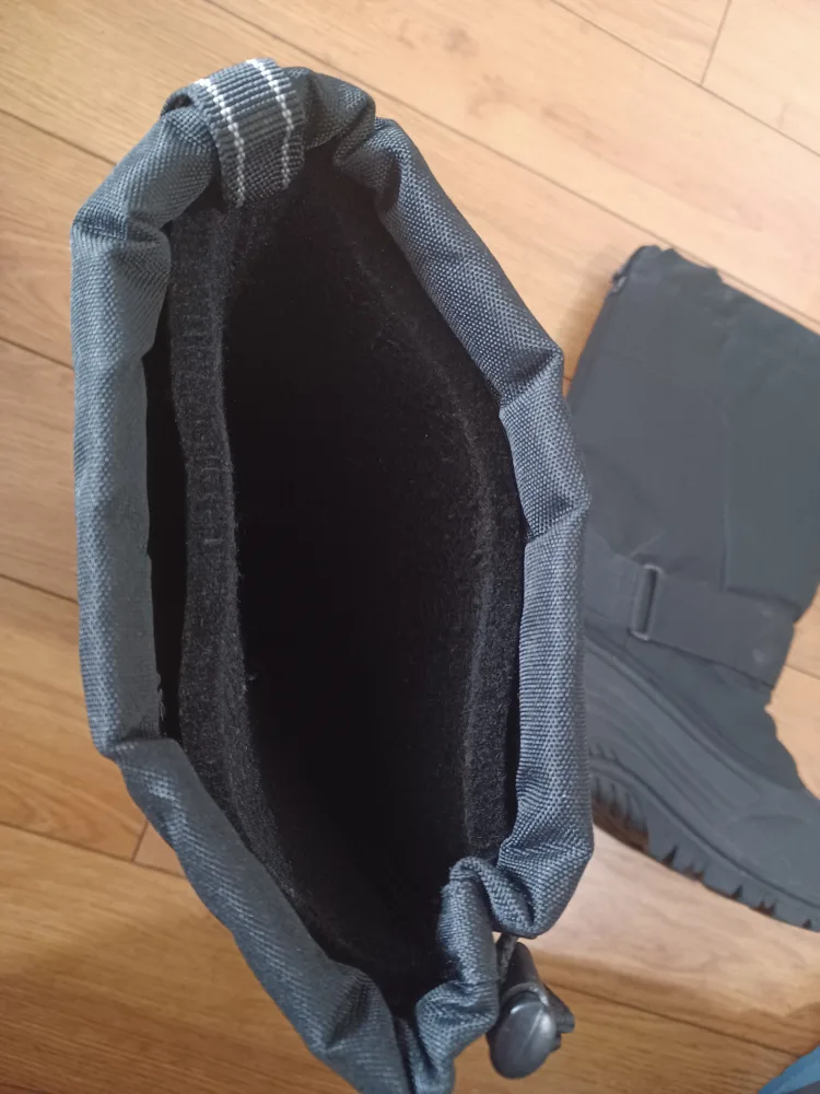 Kamik Winter Boots Size 9 image indicator(4)