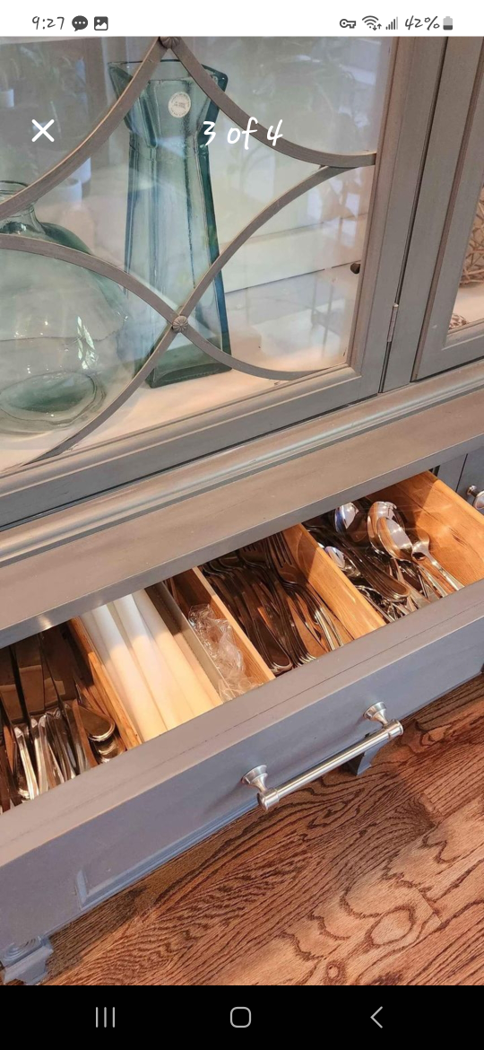 Hutch / Cabinet - photo 3
