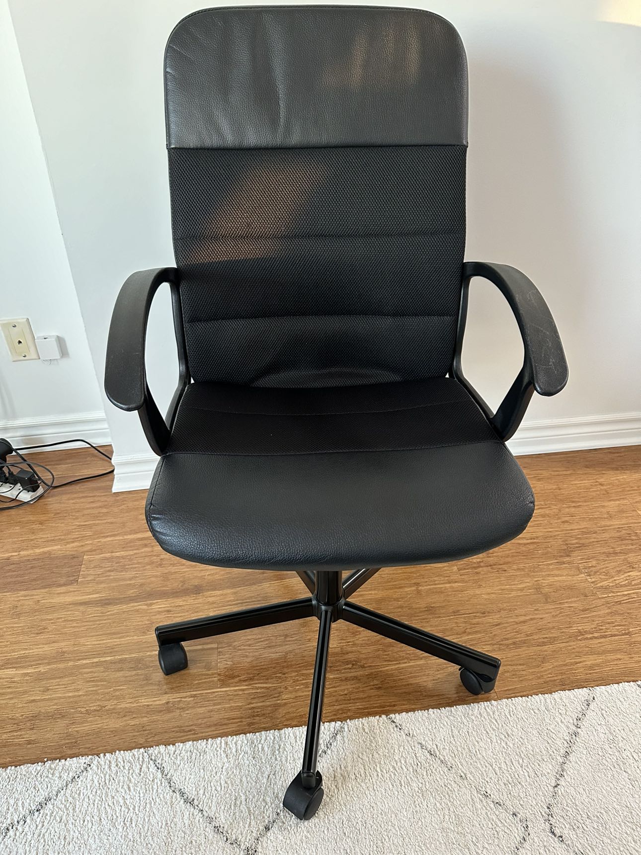 Black office chair