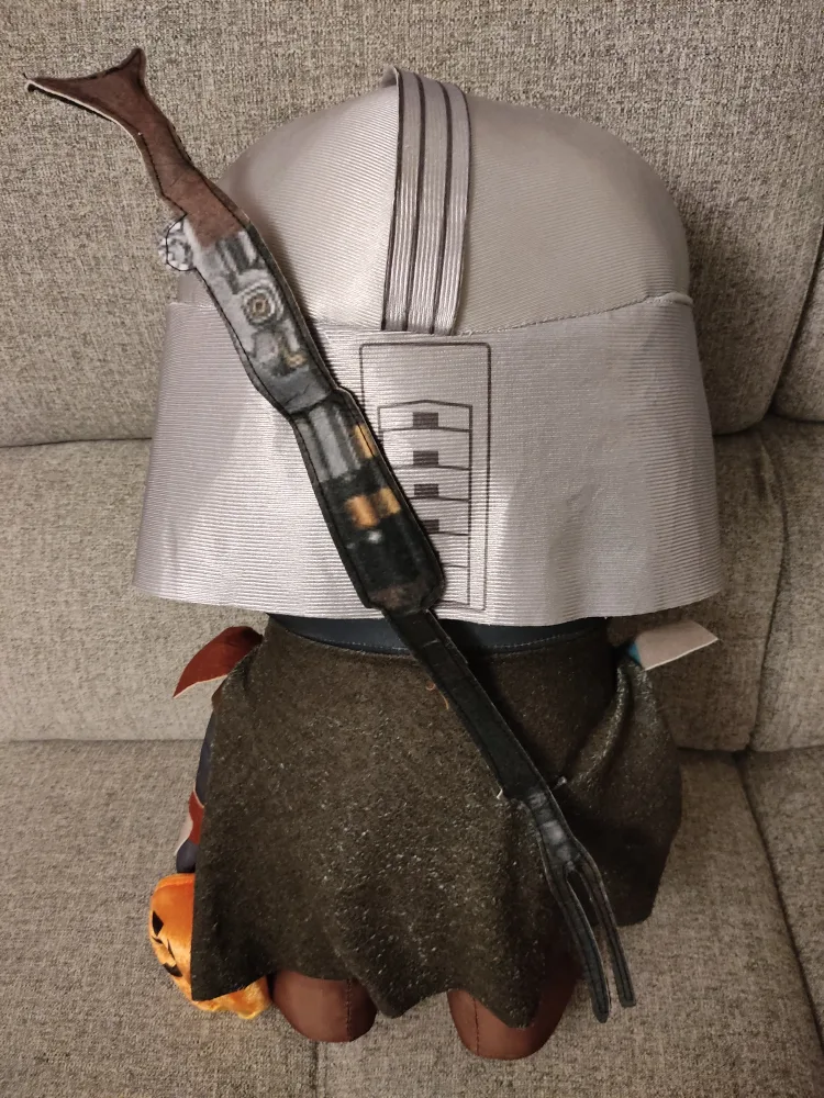 The Mandalorian Plush Door Greeter Halloween Decoration image indicator(2)