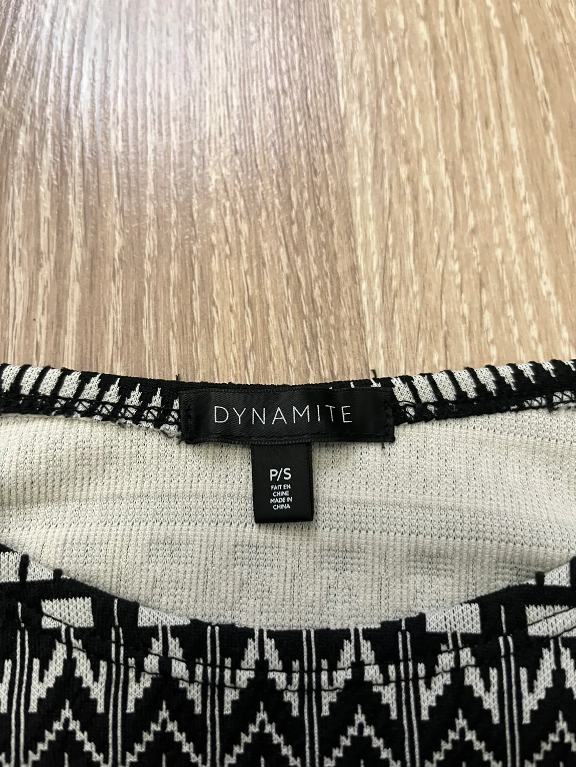 Dynamite Black and White Geometric Crop Top image indicator(3)