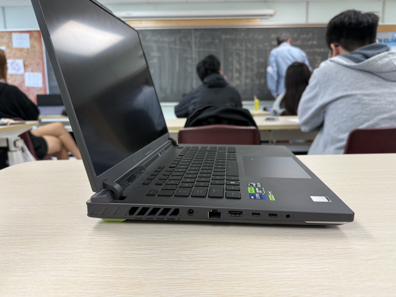Asus ROG Strix G16 Laptop - photo 4