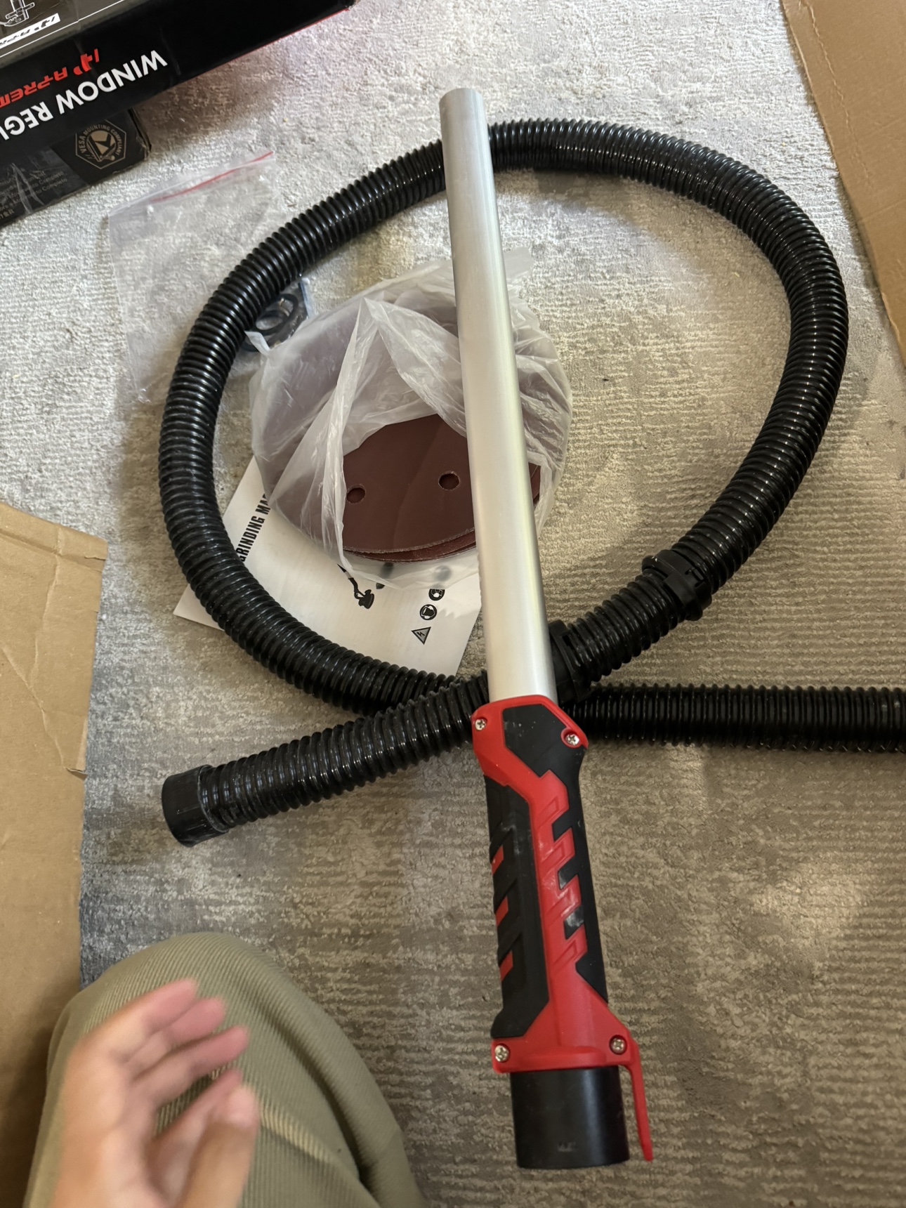 New drywall sander with LED light - photo 5