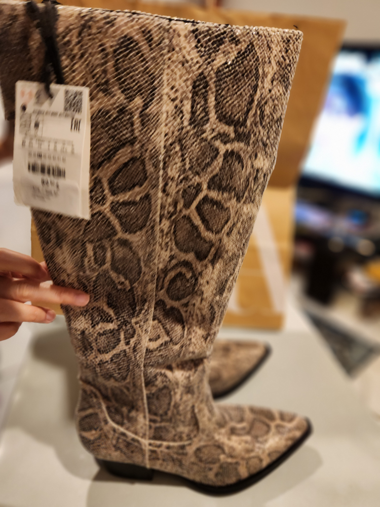Zara Snakeskin Cowboy Boots - photo 2