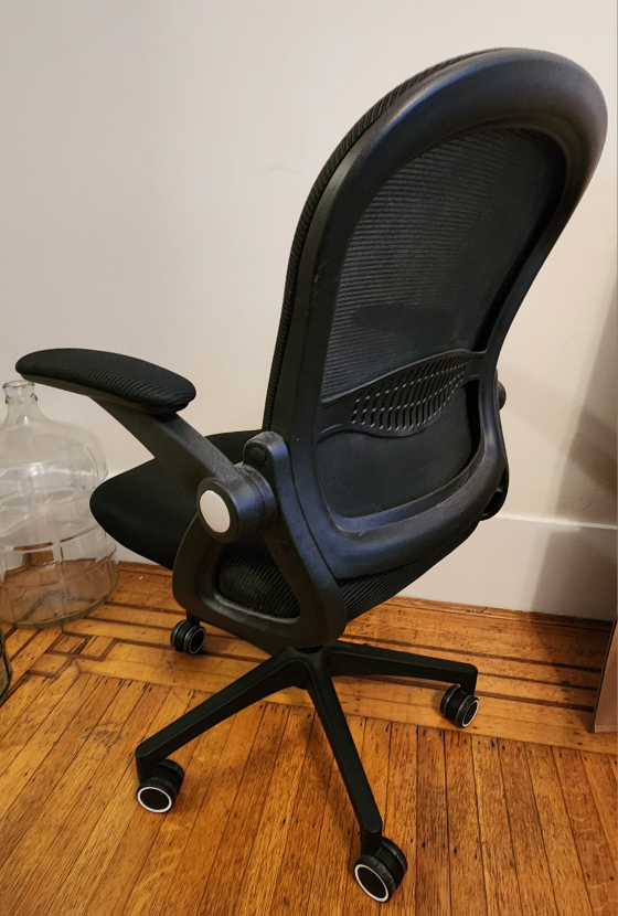 Black Mesh Office Chair - photo 2