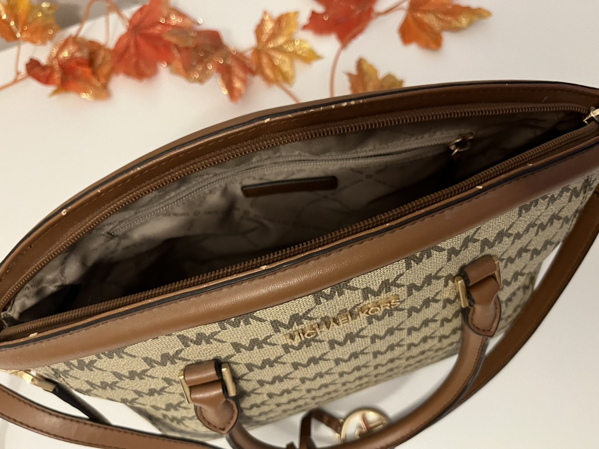 Michael Kors Handbag - photo 3