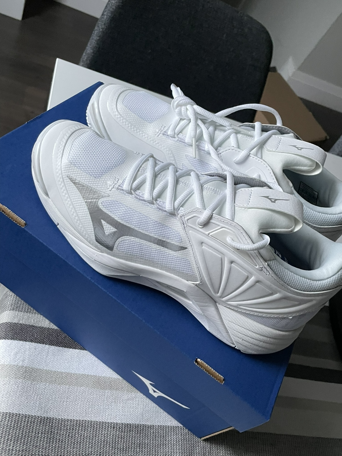 Mizuno Wave Momentum Volleyball Shoes - photo 3