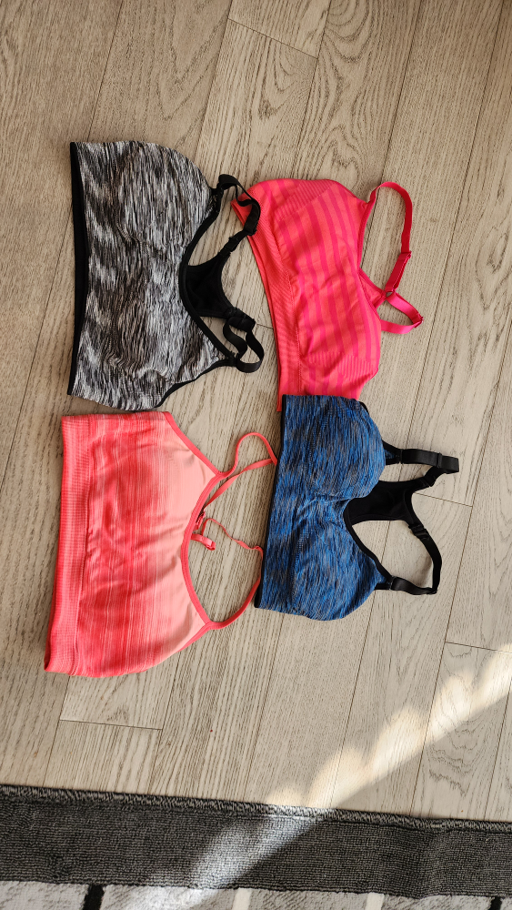 4 Medium Sports Bras #ThriftyPicks
