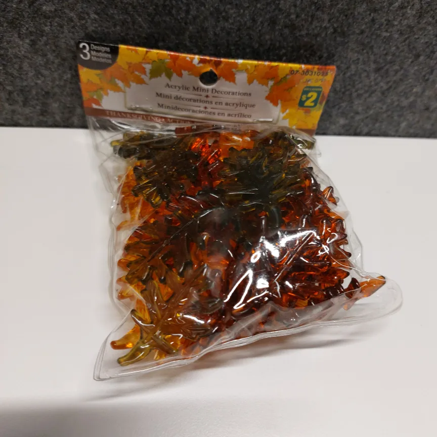 Bundle: Autumn Acrylic Mini Decorations + Sequins image indicator(4)