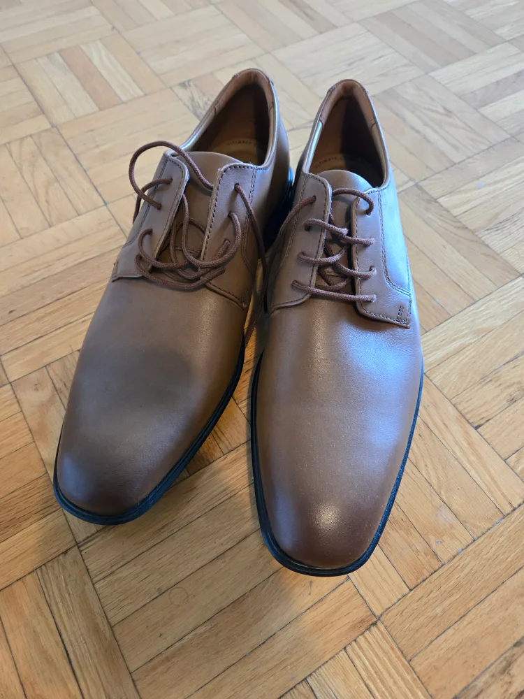 Mens Clark's shoes image indicator(3)