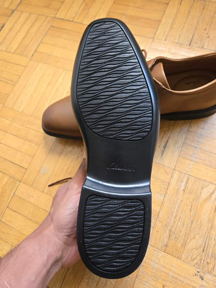 Mens Clark's shoes image indicator(4)