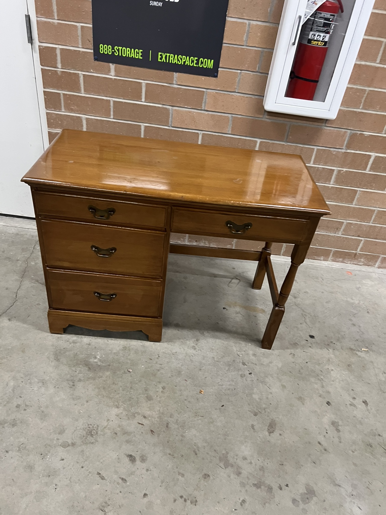 Wooden Desk with 4 Drawers - photo 2