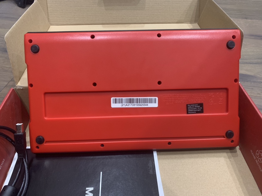 Akai MPK Mini MIDI keyboard and drumpad - photo 3