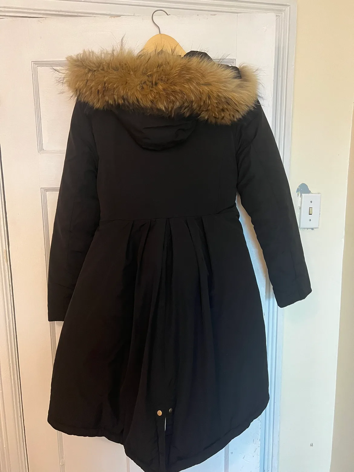 Black Winter Coat with Fur Trimmed Hood image indicator(2)