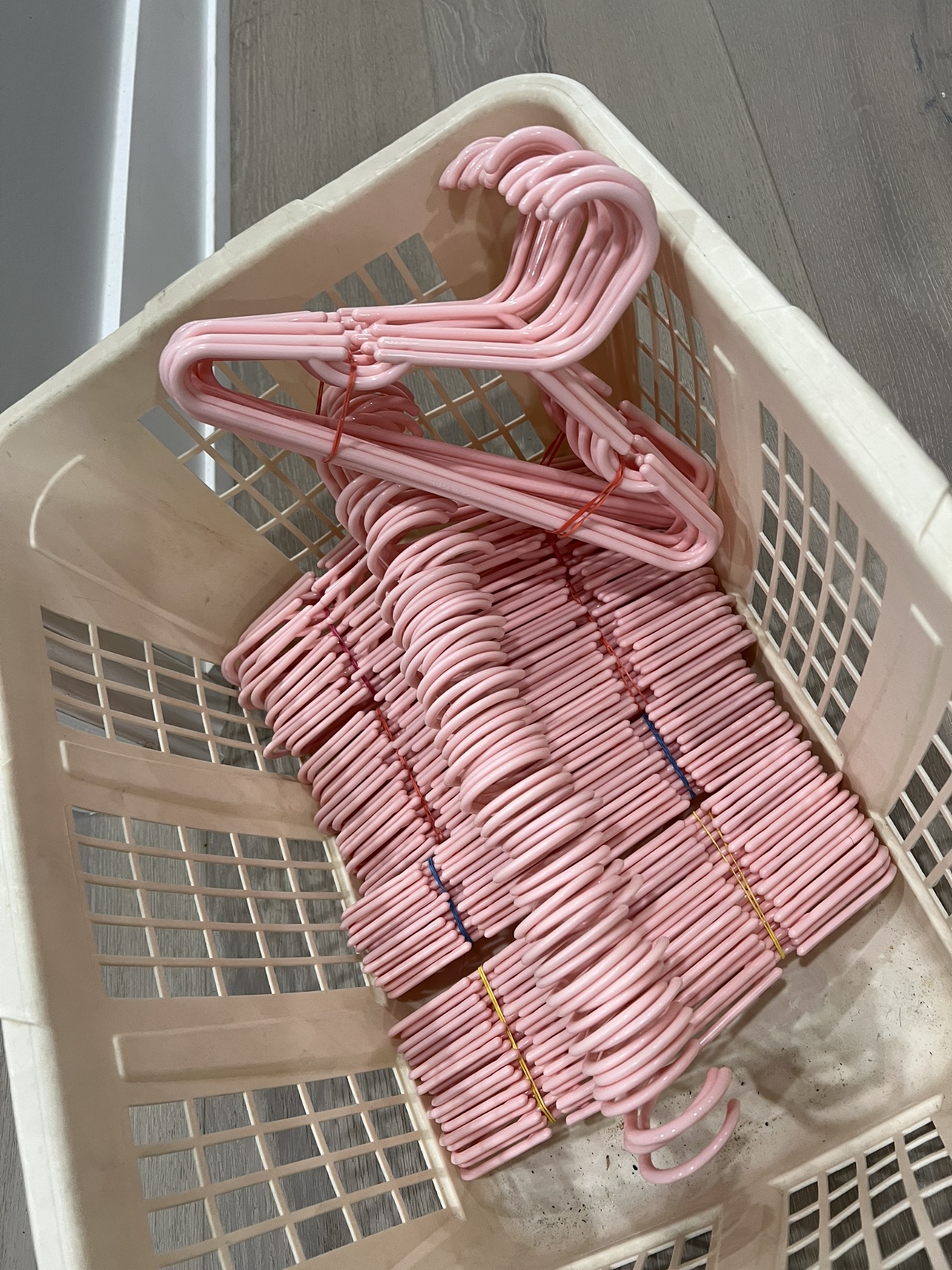 Kids Plastic Hangers - photo 4