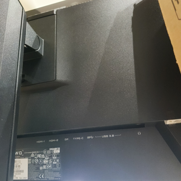 Gigabyte M43WQ ultrawide 1440p monitor with integrated KVM - photo 4