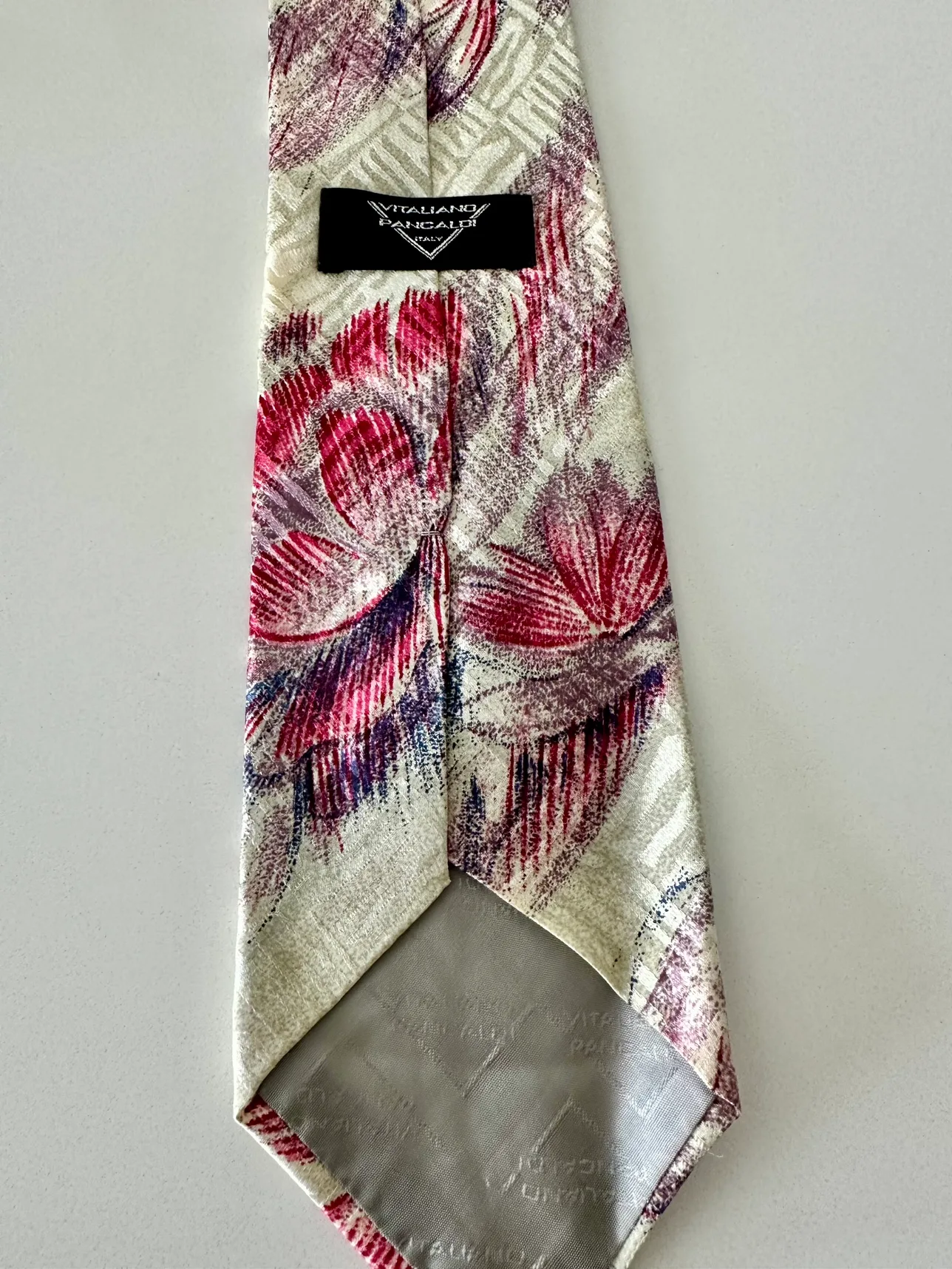 Vintage 100% Silk Ties image indicator(4)