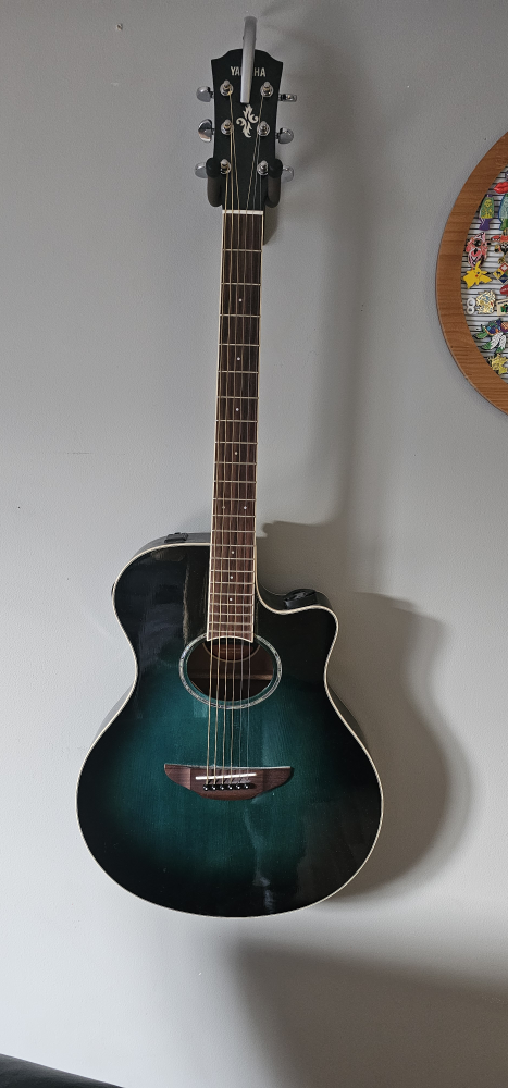 Yamaha Apx 600 Electric Acoustic Guitar