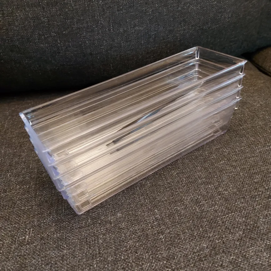 Set of 4 Clear Plastic Storage Bins image indicator(4)