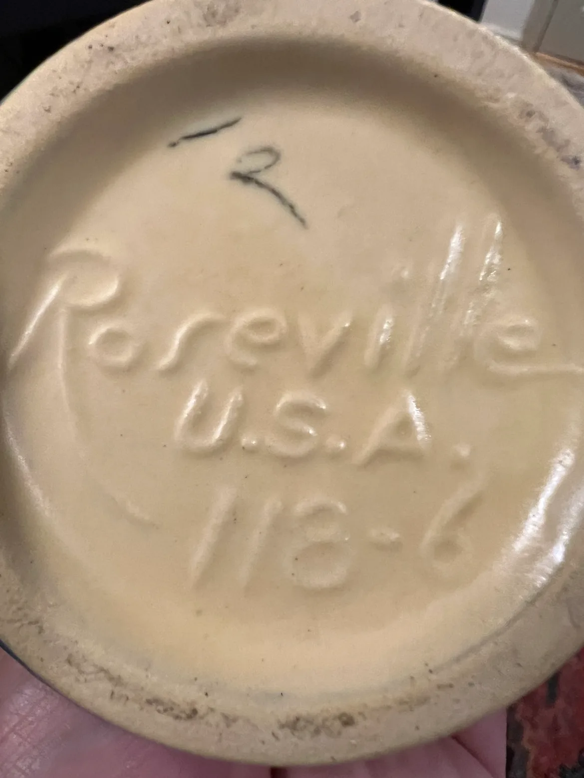 Roseville Freesia Vase (chipped) image indicator(7)