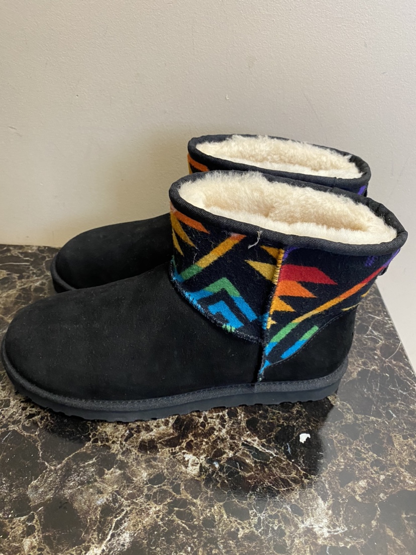 UGG Women's Boots - photo 2
