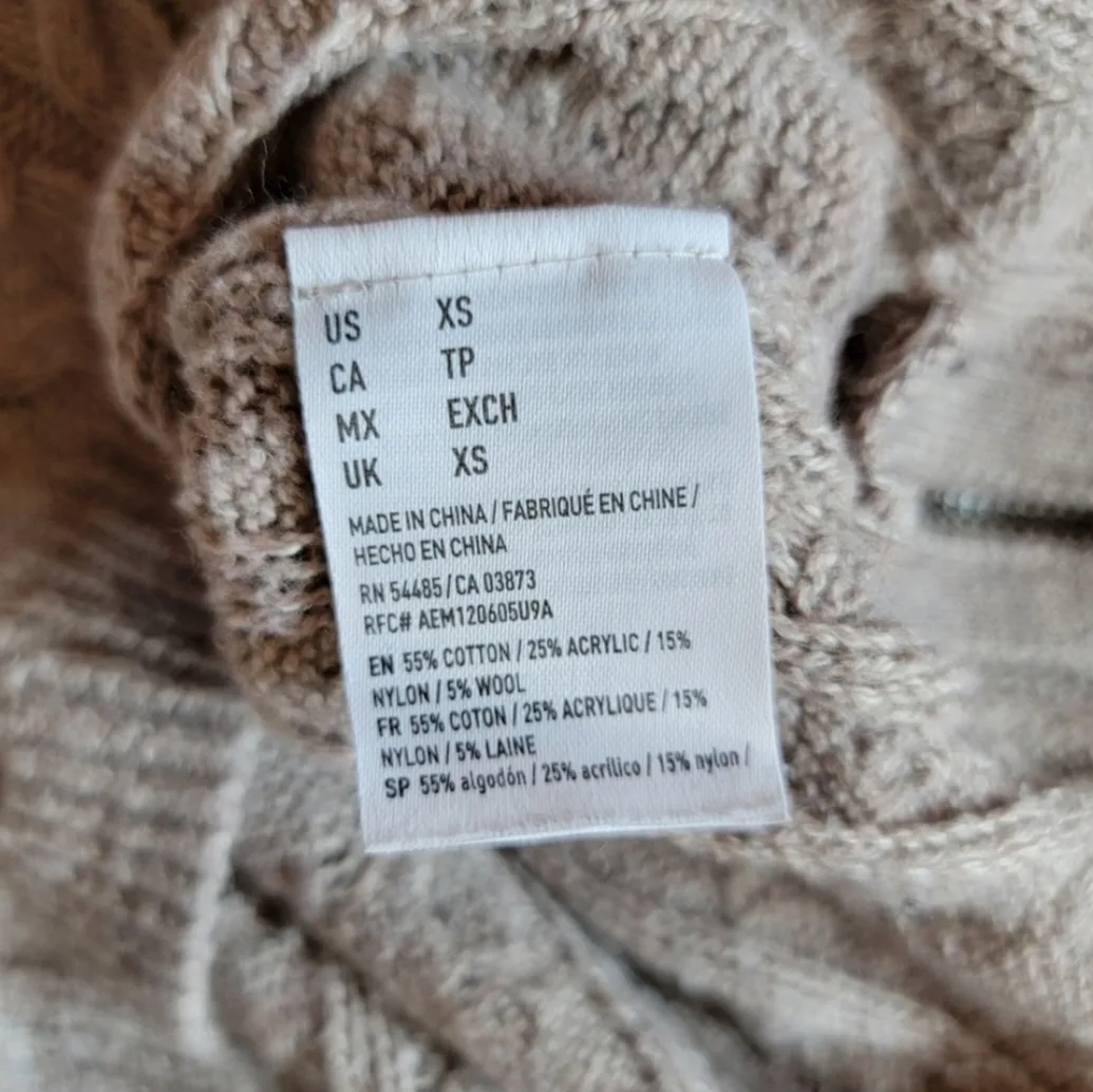 American Eagle cable knit sweater image indicator(6)