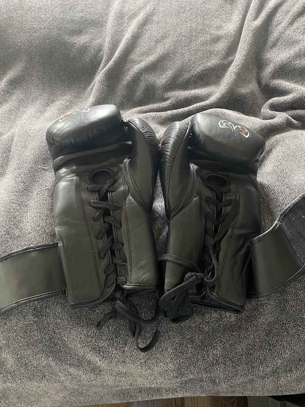 16oz Rival Pro Sparring Gloves - photo 3