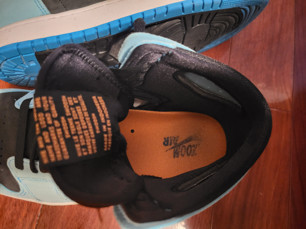 Air Jordan 1 Retro High OG "UNC" - photo 3