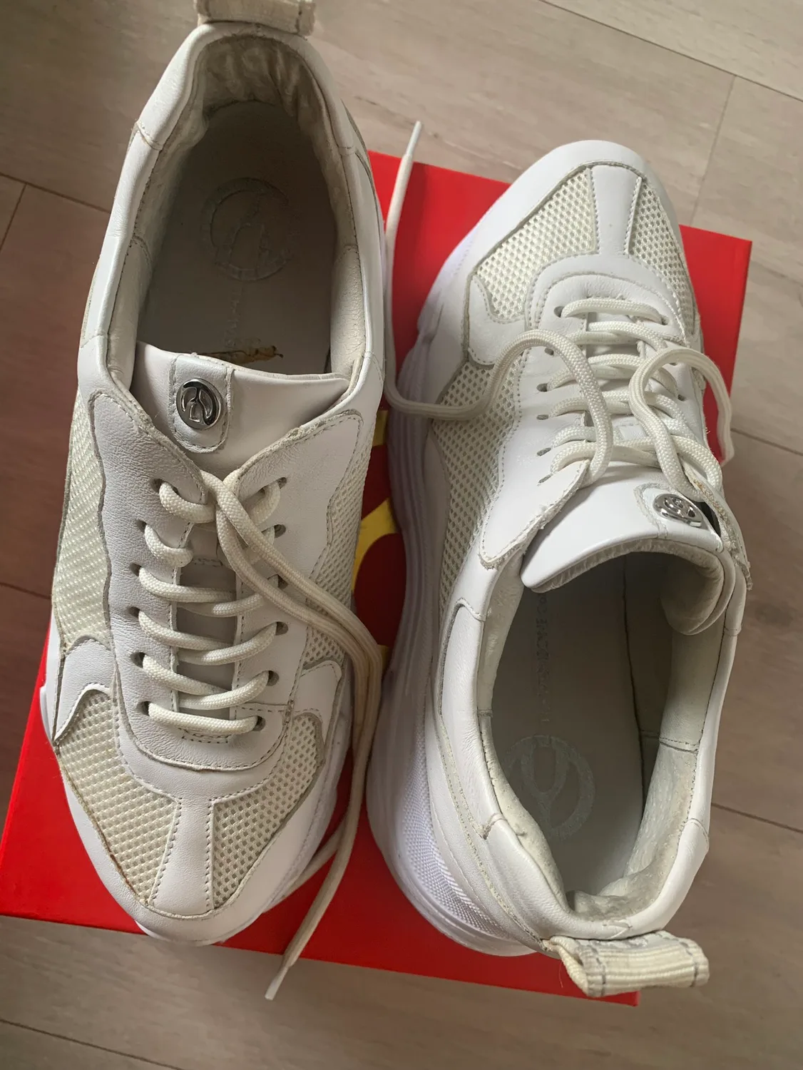 Eloise White Calf/Mesh Sneakers Size 6.5 image indicator(3)