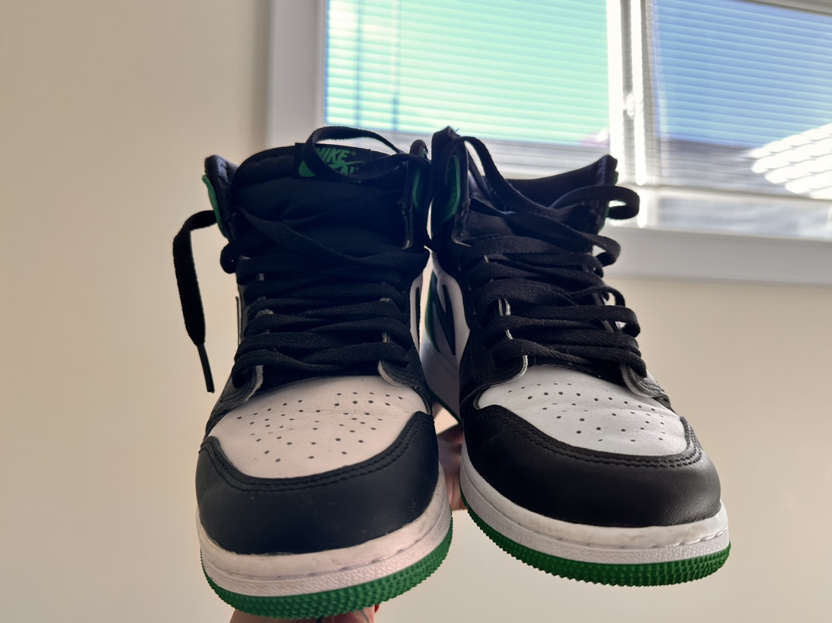 Air Jordan 1 Retro High OG "Lucky Green" - photo 2